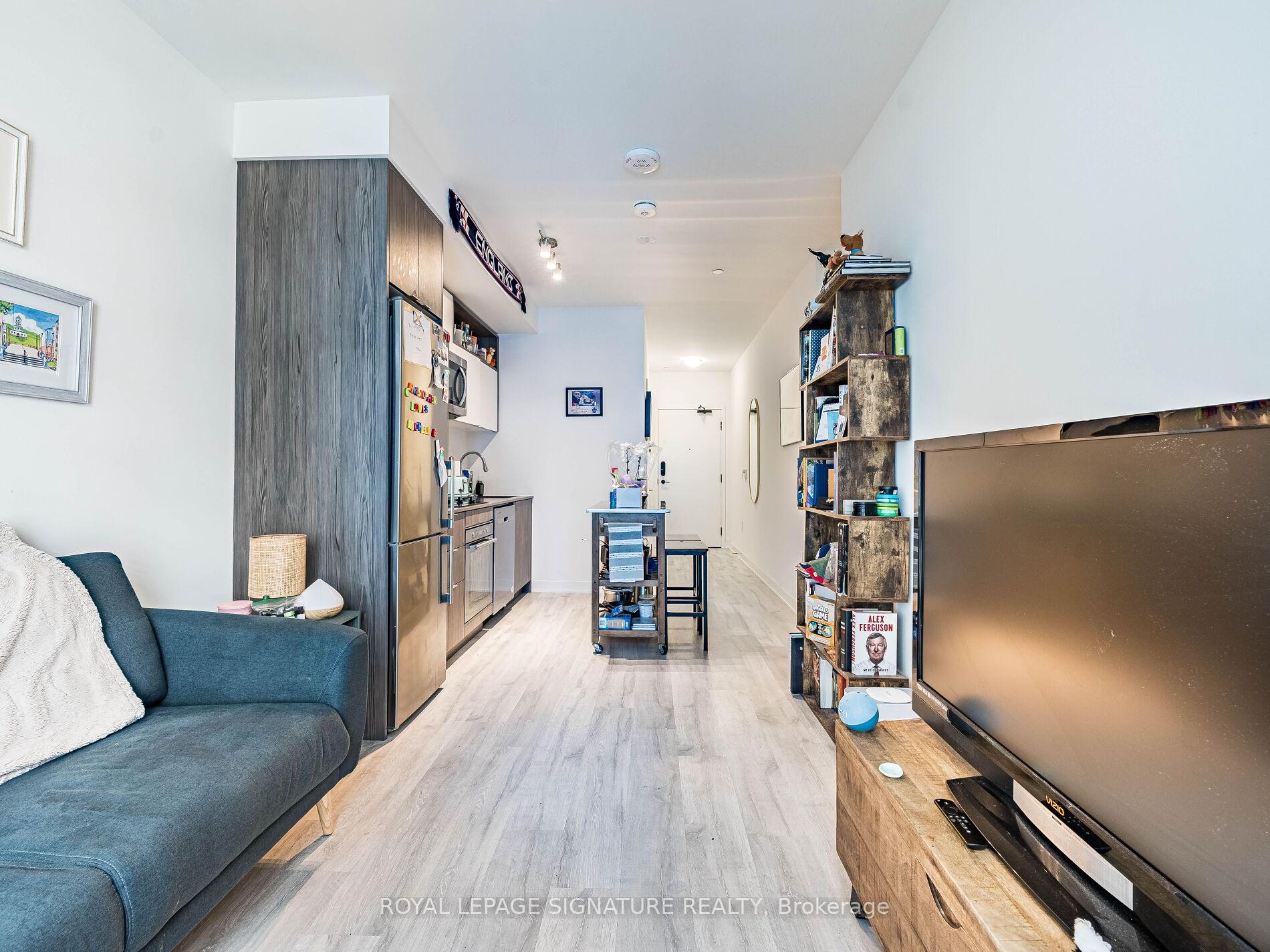 2 Bedrooms Condo at 60 Princess, Toronto For sale
