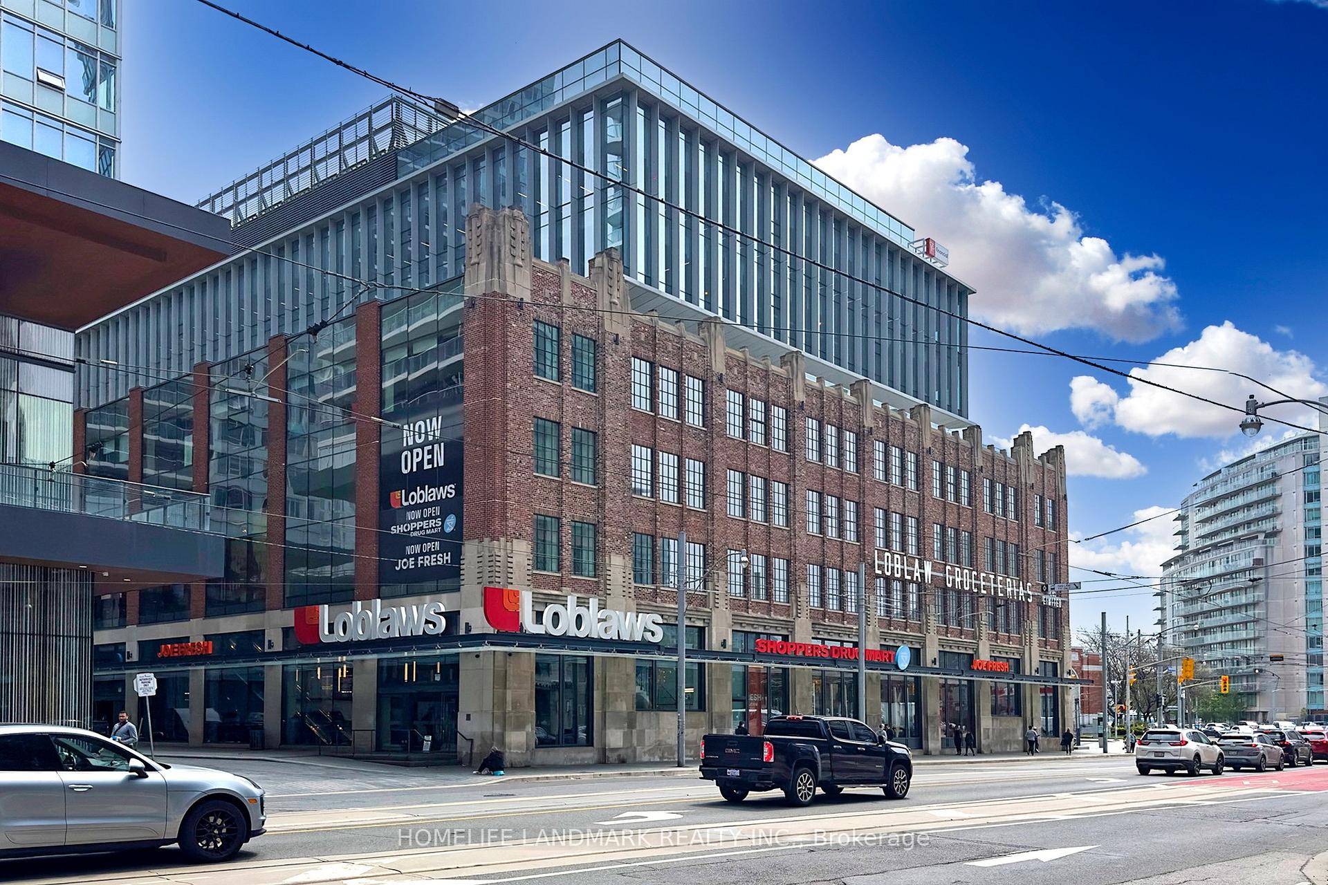 2 Bedrooms Condo at 17 Bathurst, Toronto For sale