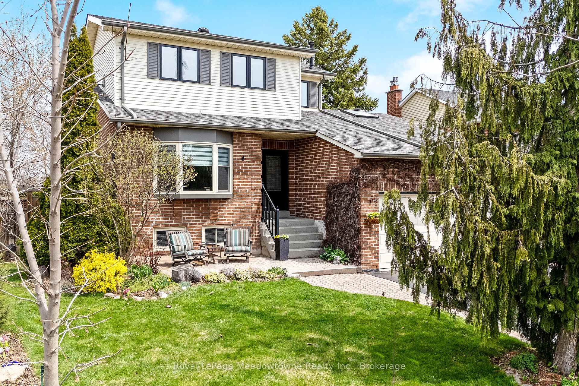 738 Robertson Crescent, Milton, ON L9T 4W4