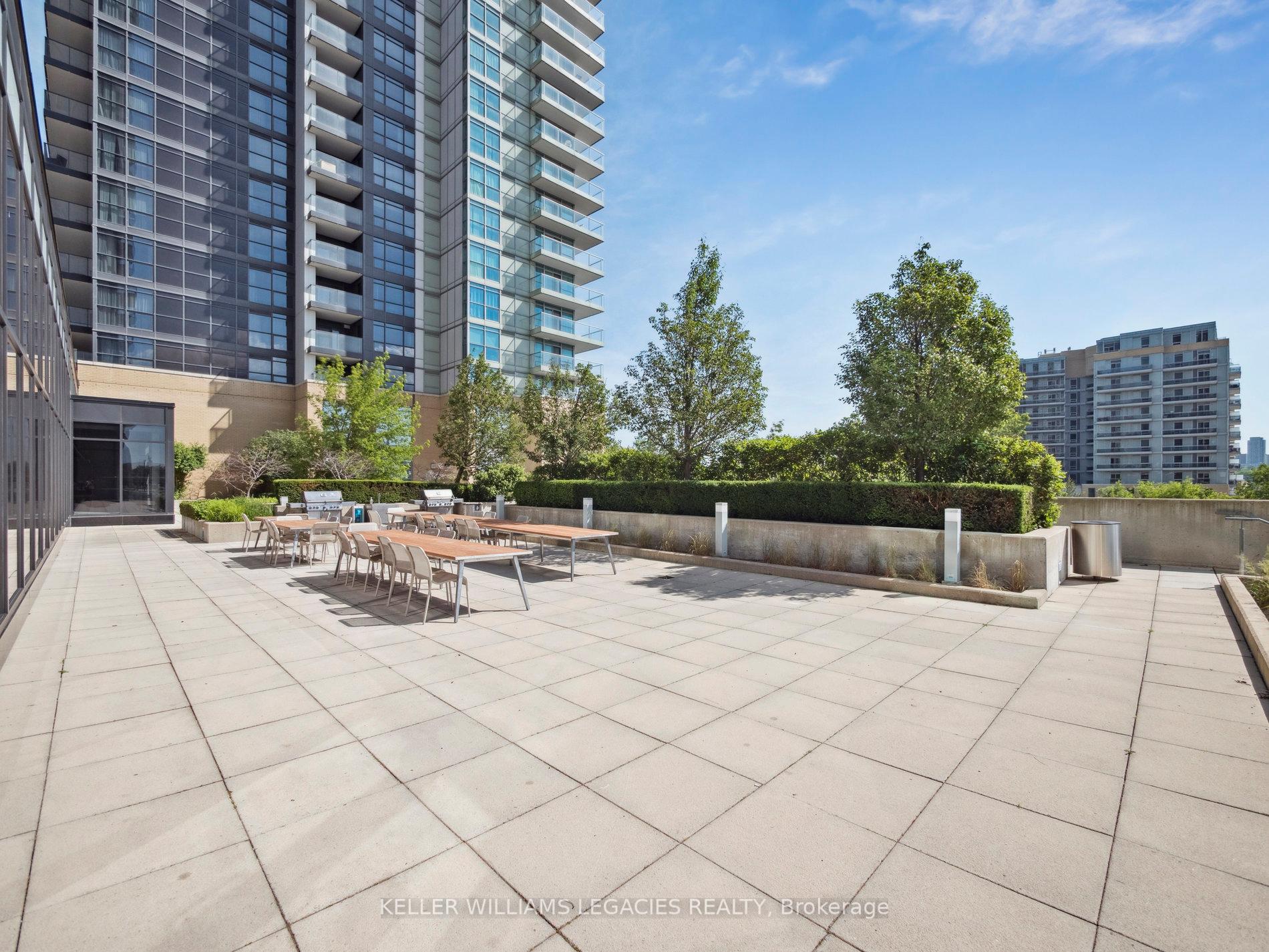 2 Bedrooms Condo at 29 Singer, Toronto For sale