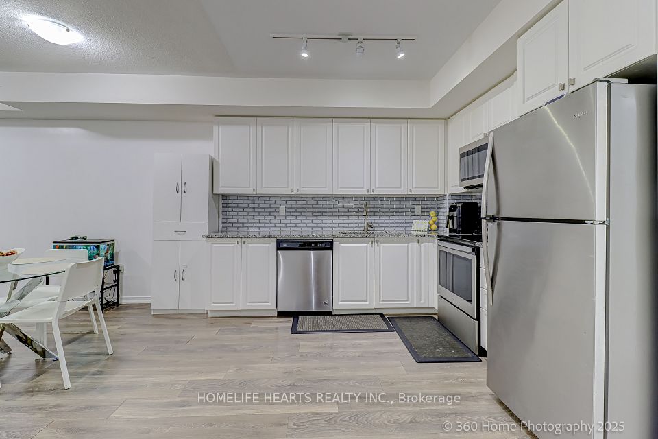 8825 Sheppard