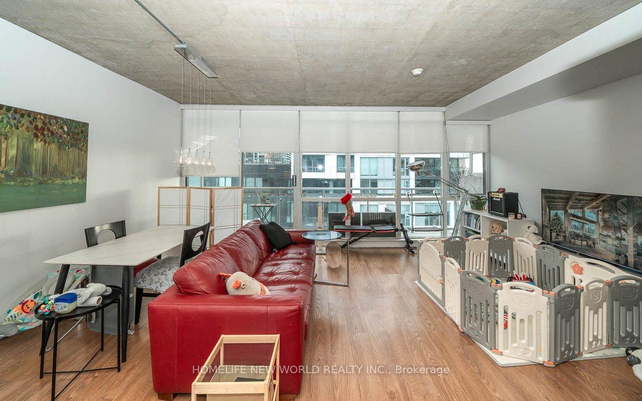 3 Bedrooms Condo at 38 Niagara,  Toronto For sale