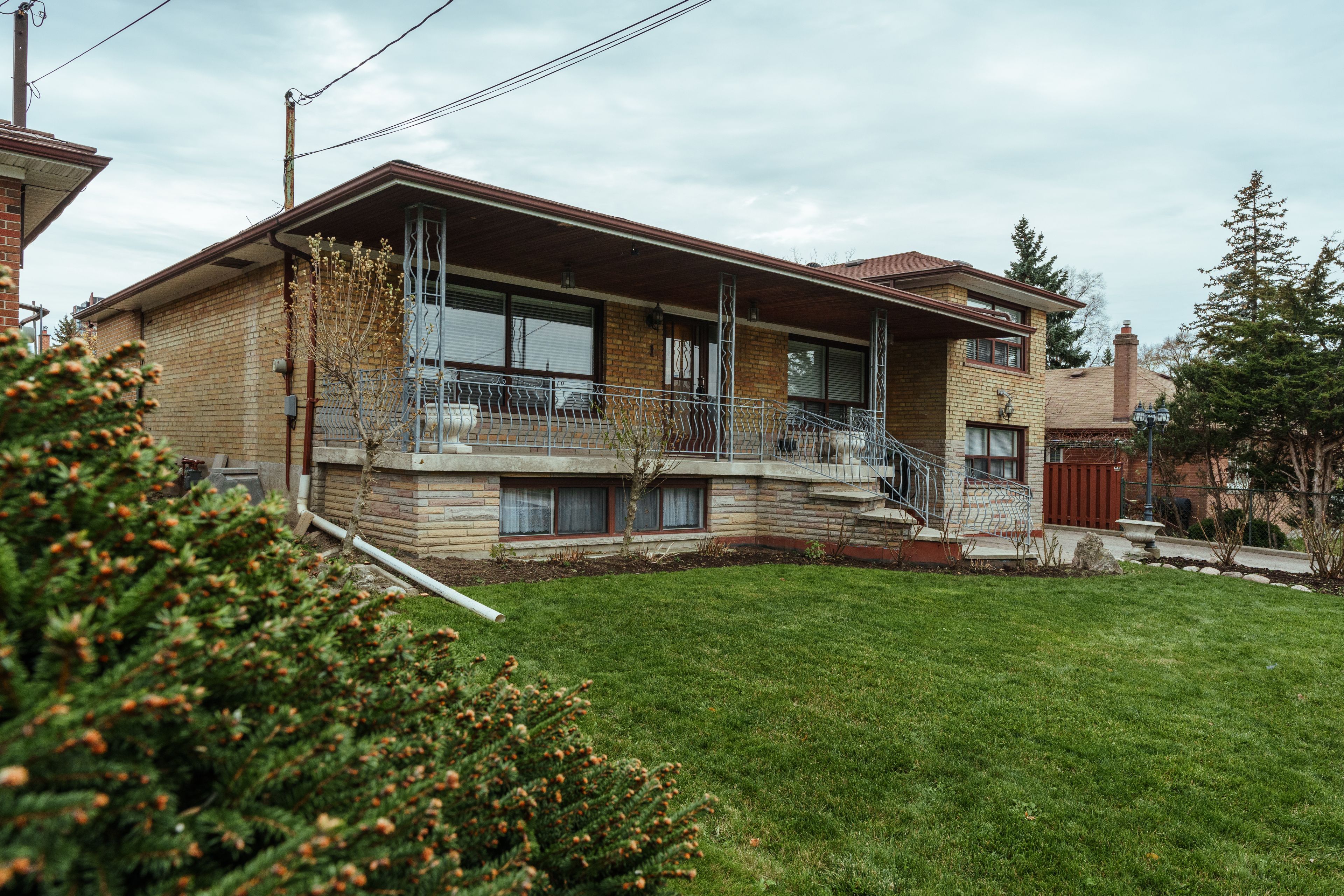 1 Creston Road
