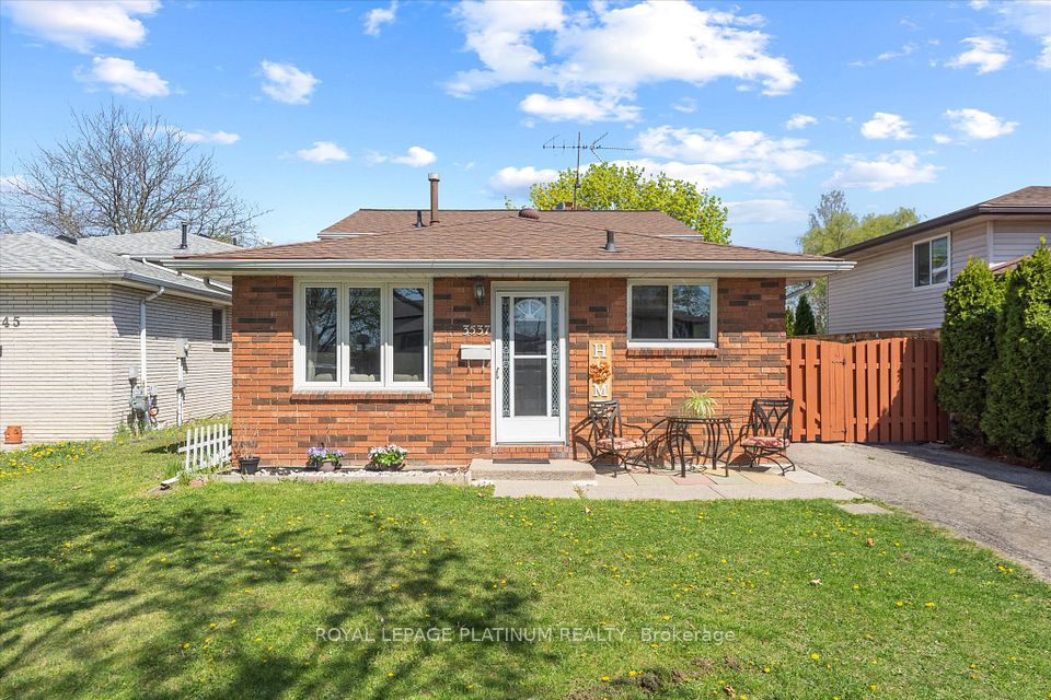 3537 Hemlock