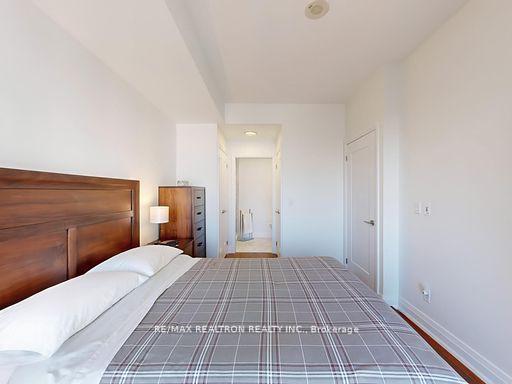 2 Bedrooms Condo at 225 Webb, Mississauga For sale