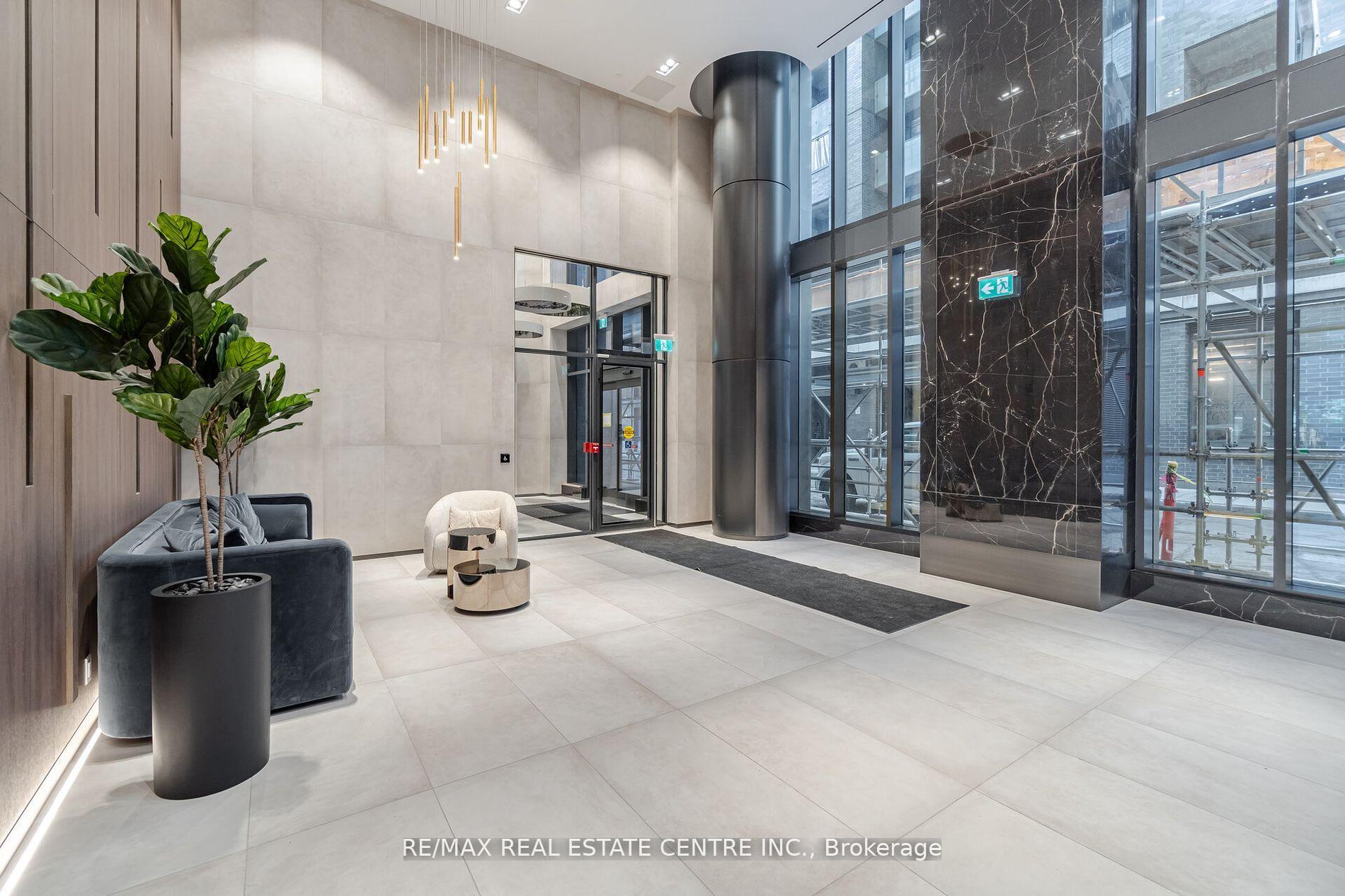 2 Bedrooms Condo at 55 Mercer,  Toronto For sale