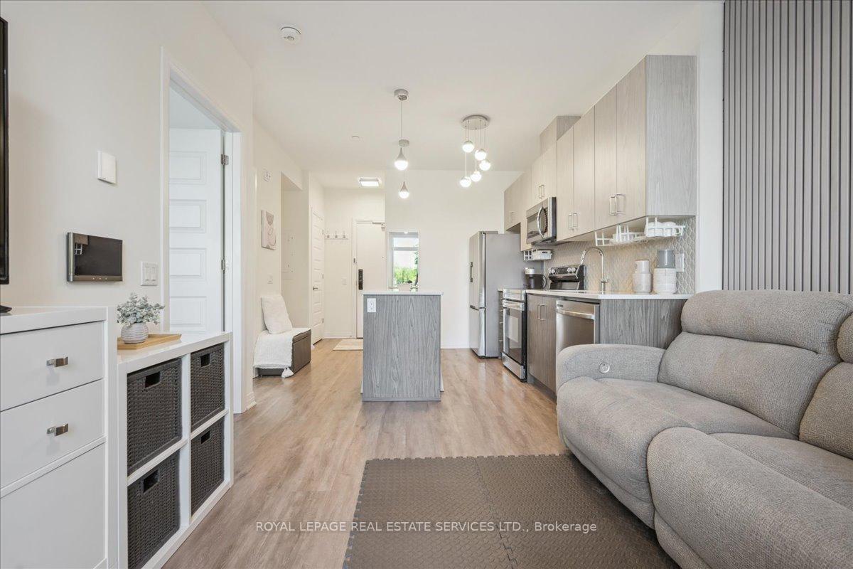 2 Bedrooms Condo at 95 DUNDAS, Oakville For sale
