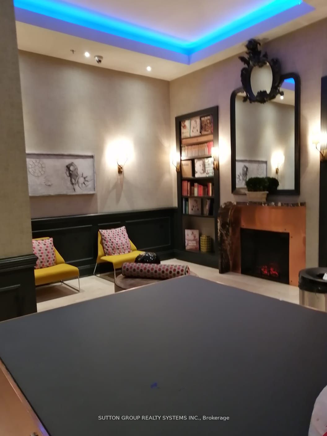 375 King Street W, #1408