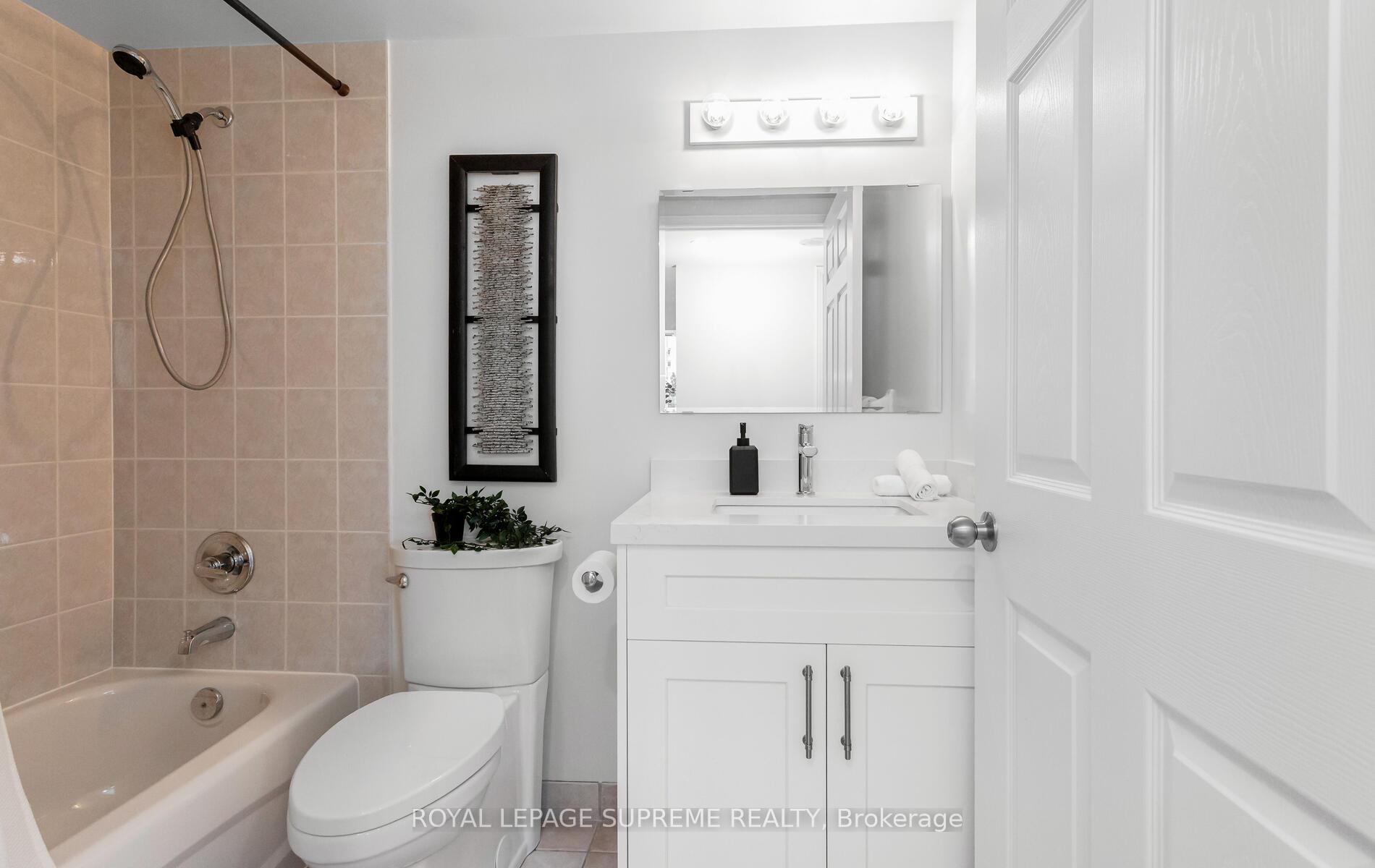 2 Bedrooms Condo at 35 Finch, Toronto For sale