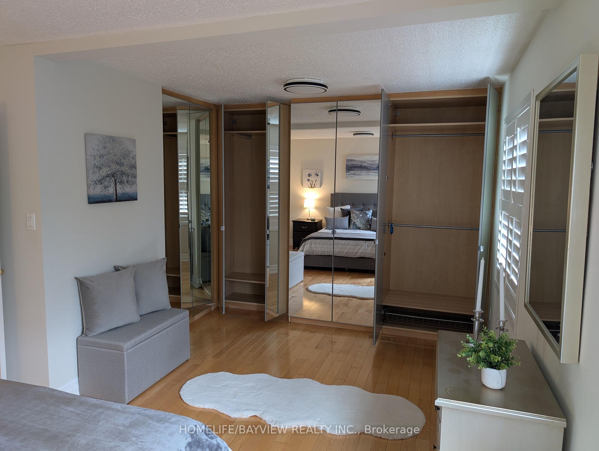 3 Bedrooms Condo at 18 Oaken Gate,  Toronto For sale