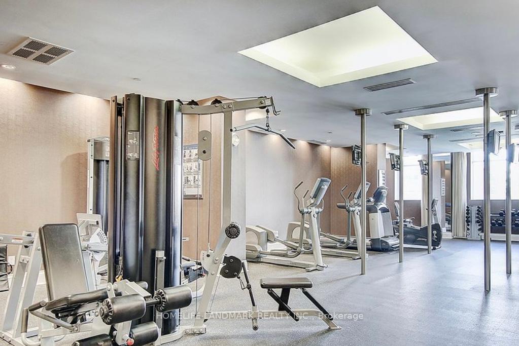 3 Bedrooms Condo at 15 Greenview, Toronto For sale