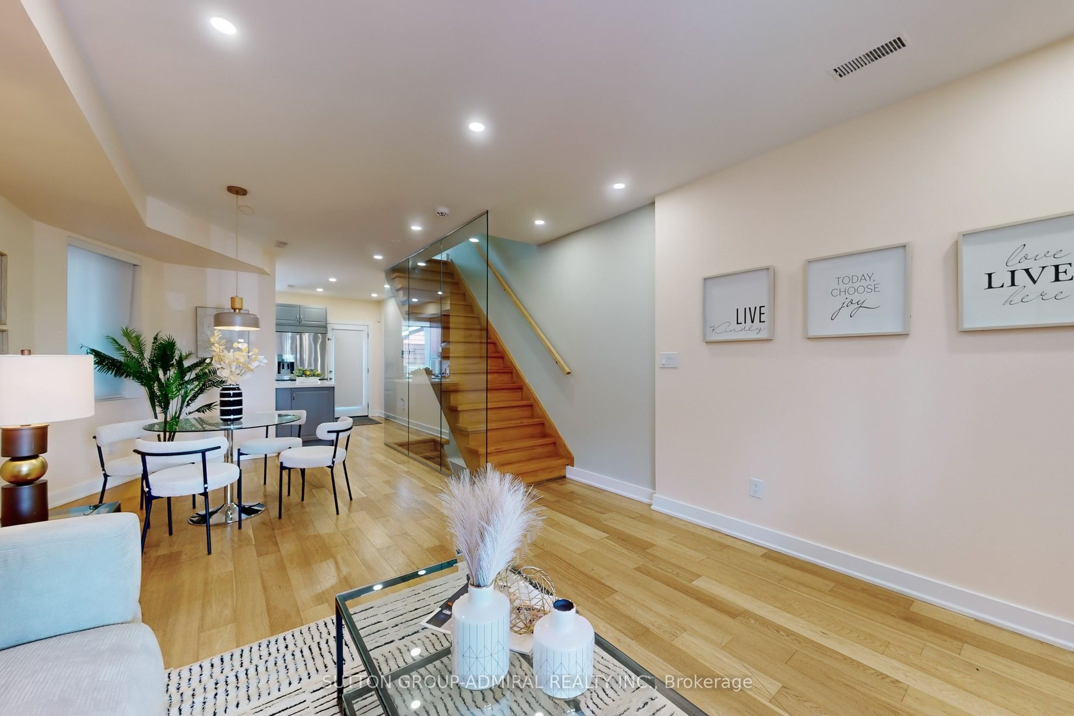 1216 Davenport Road
