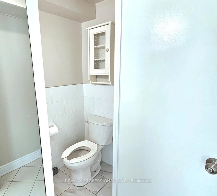 4 Bedrooms Condo at 2651 Aquitaine, Mississauga For sale