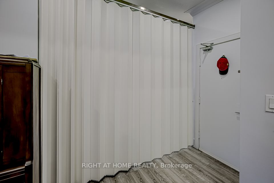 https://trreb-image.ampre.ca/4xiyySmYpVamXw6U6ZapdNmlY_ZYqAfFMrJznNe2kAk/rs:fit:960:960/wm:.5:so:0:50:.4/wmsh:10/wmt:PHNwYW4gZm9yZWdyb3VuZD0nd2hpdGUnIGZvbnQ9JzY4Jz5SSUdIVCBBVCBIT01FIFJFQUxUWSwgQnJva2VyYWdlPC9zcGFuPg/L3RycmViL2xpc3RpbmdzLzQwLzc3Lzk4Lzk1L3AvYmNlM2RmY2MtNGRmYi00YzU3LWIzOWEtZTViN2I5MWE0N2FlLmpwZw.jpg