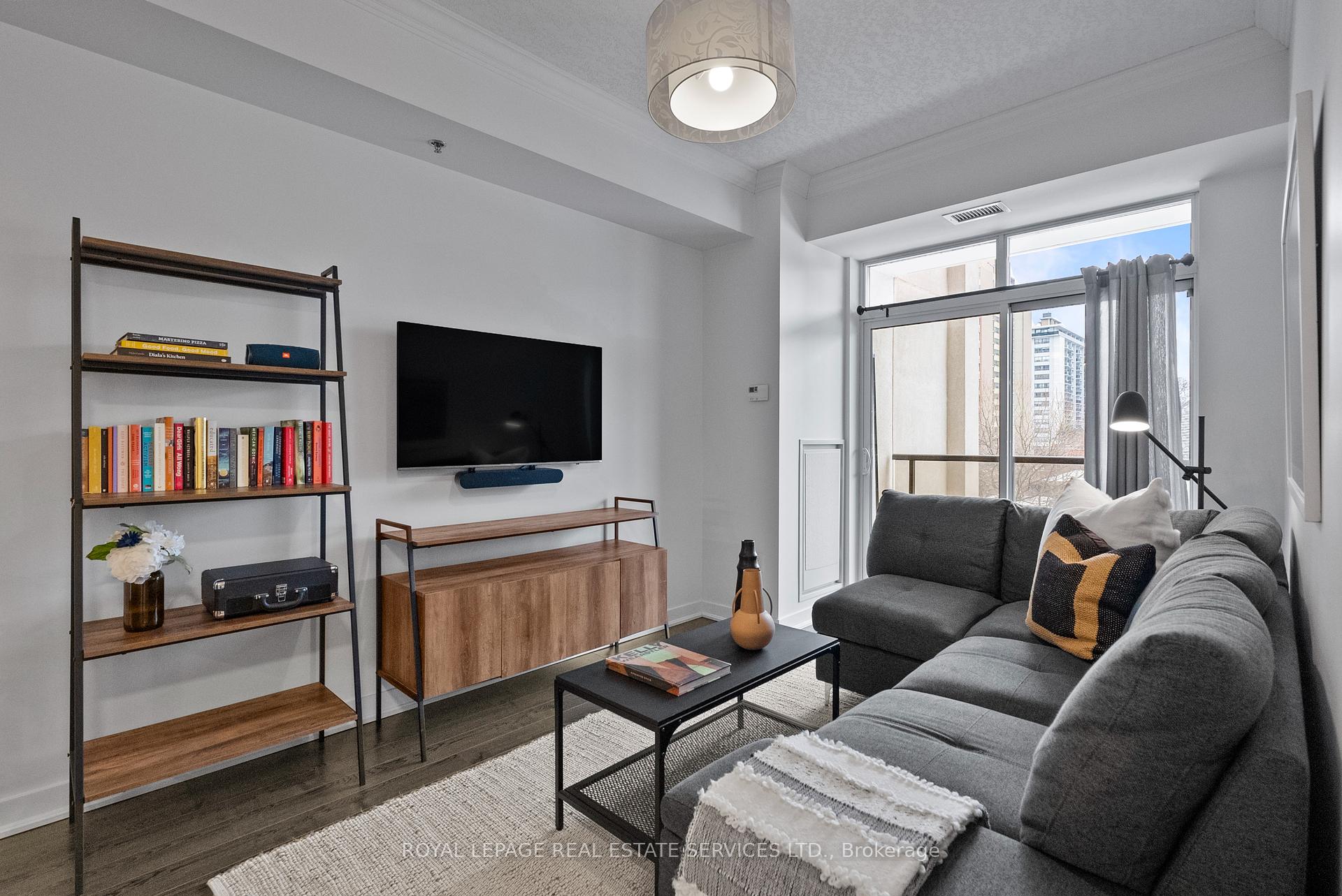 2 Bedrooms Condo at 90 Charlton,  Hamilton For sale