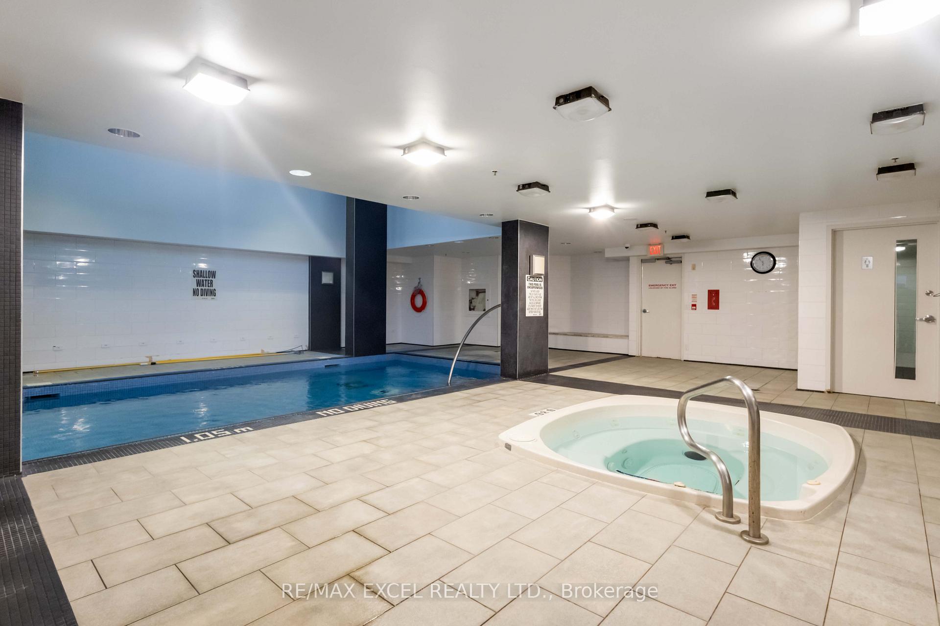 2 Bedrooms Condo at 21 Carlton, Toronto For sale