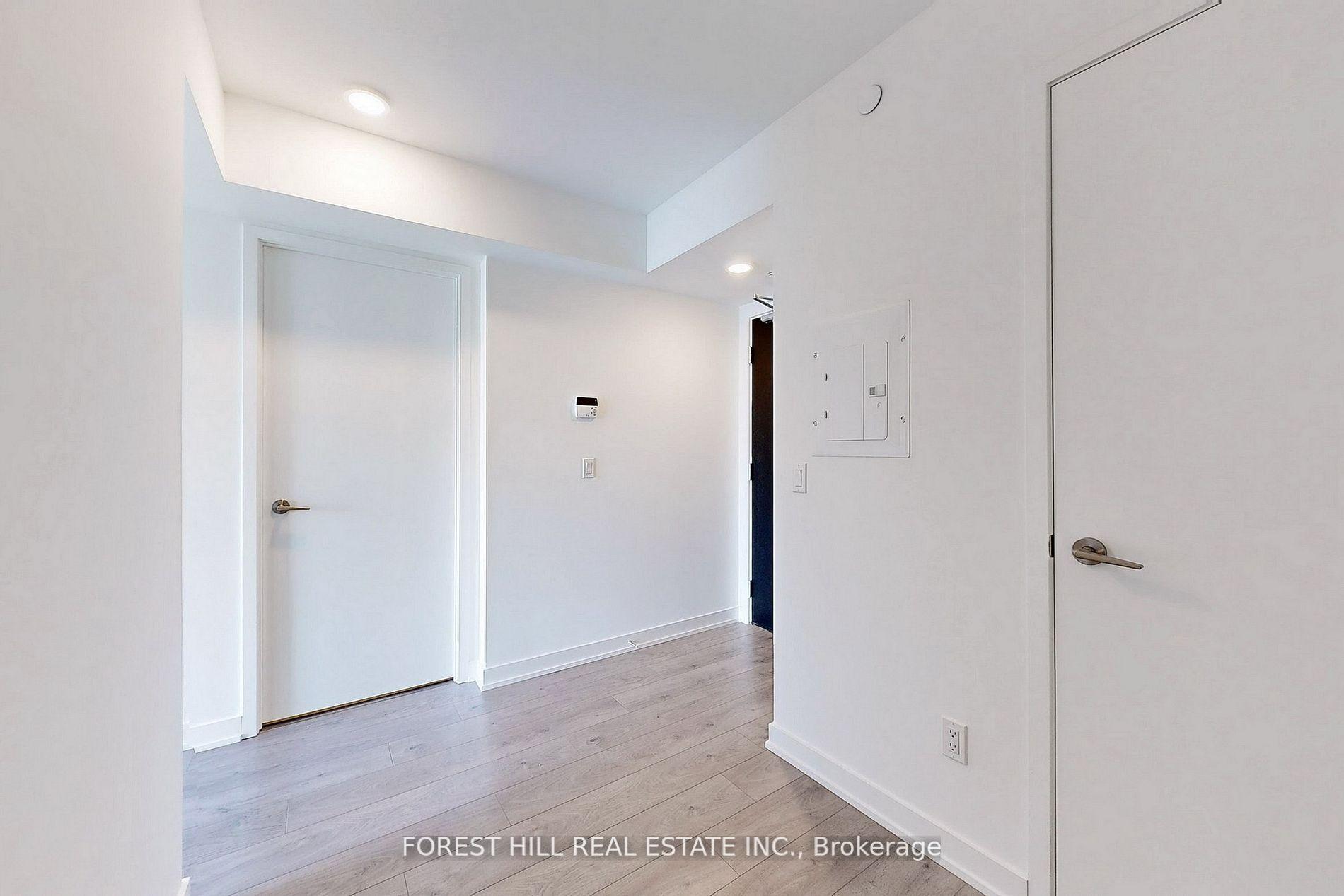 2 Bedrooms Condo at 501 Yonge,  Toronto For sale
