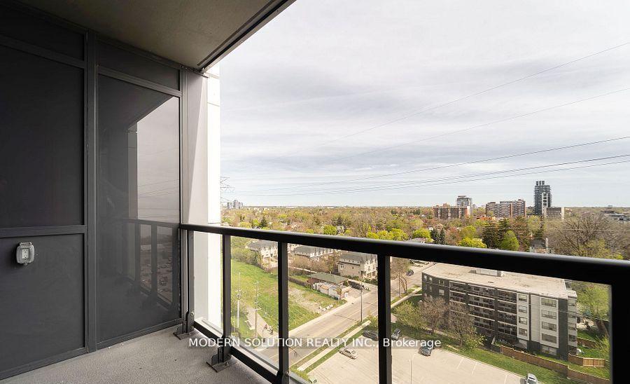 2 Bedrooms Condo at 500 Brock, Burlington For sale