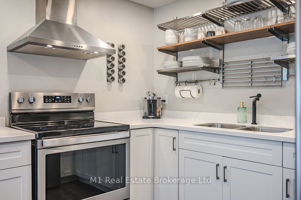 129 Victoria Road N 8