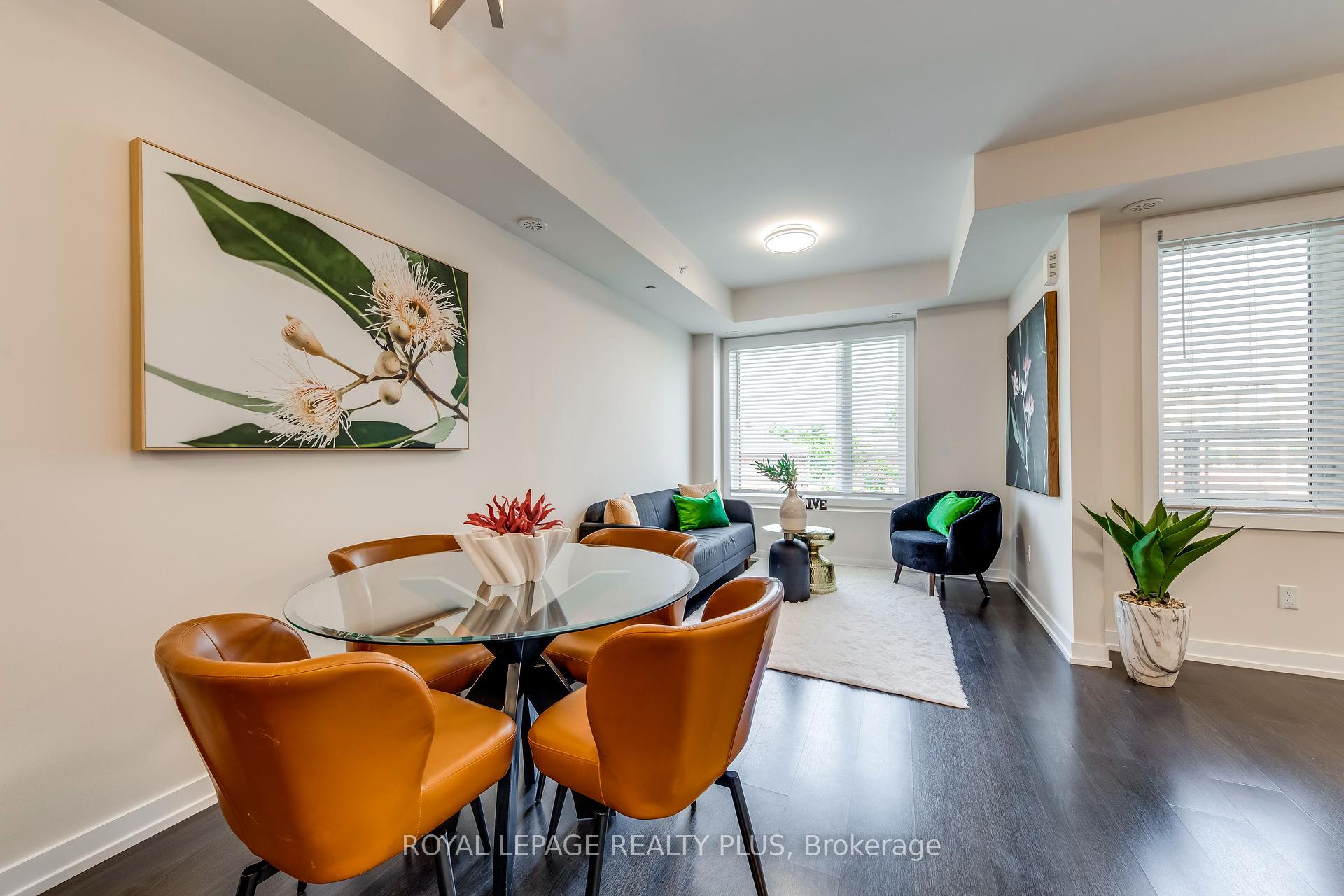 2 Bedrooms Condo at 10 Drummond, Toronto For sale