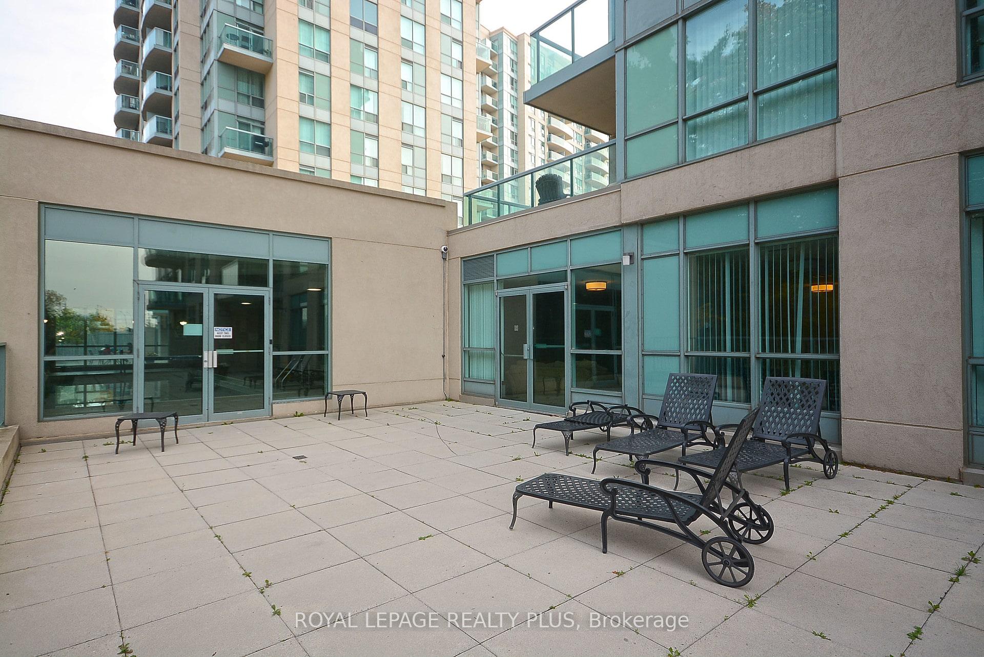 1 Bedroom Condo at 2545 Erin Centre,  Mississauga For sale