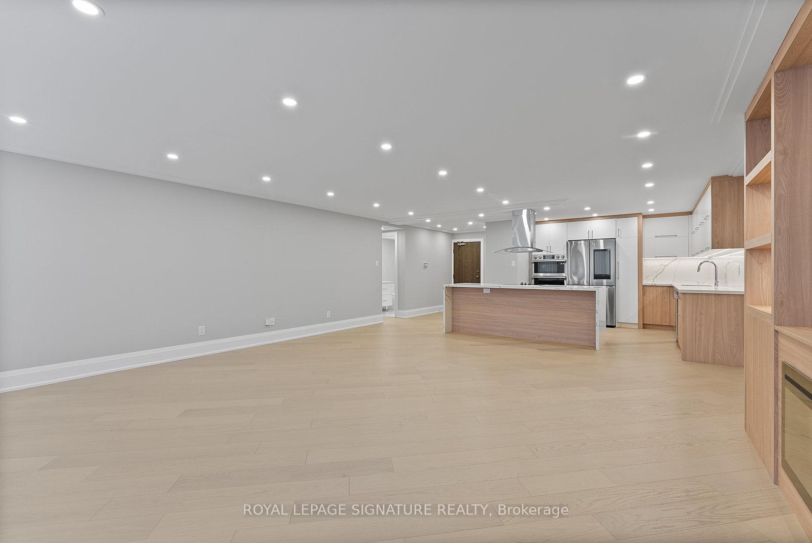 2 Bedrooms Condo at 77 Carlton,  Toronto For sale