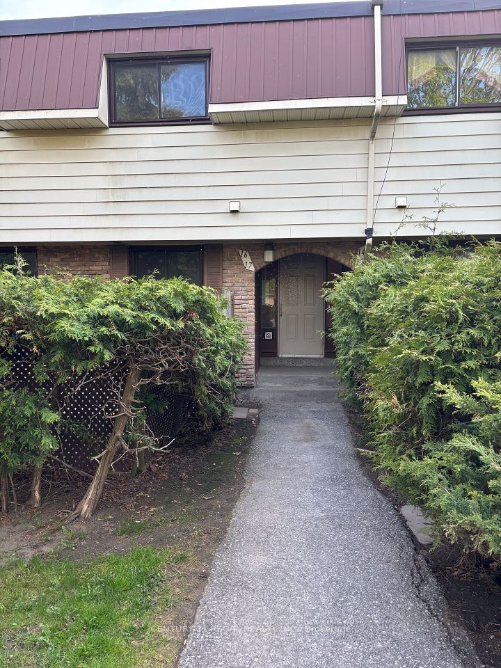 #17 - 506 Normandy Street, Oshawa, ON L1H 7N8