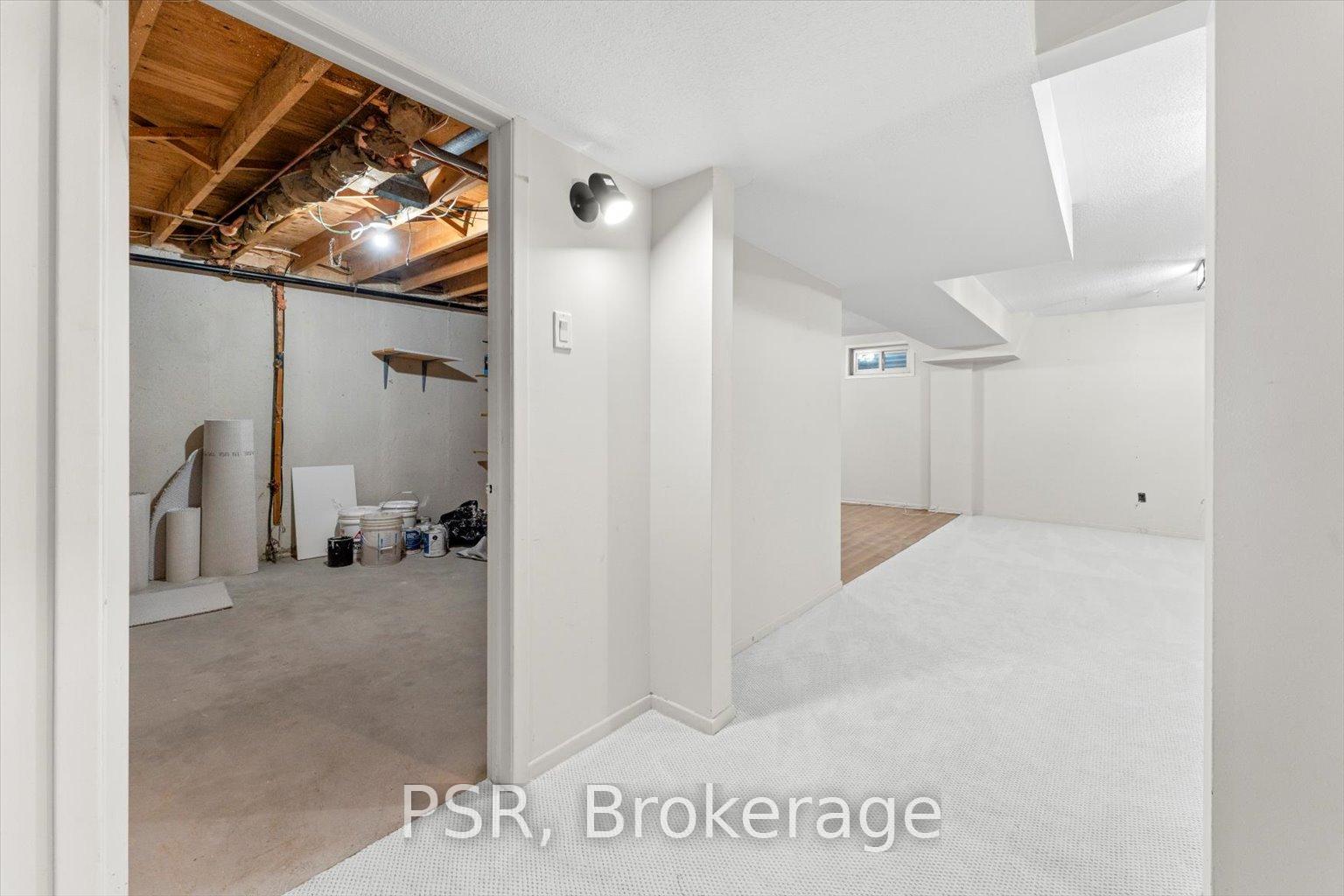 4 Bedrooms Condo at 42 Crimson Millway, Toronto For sale