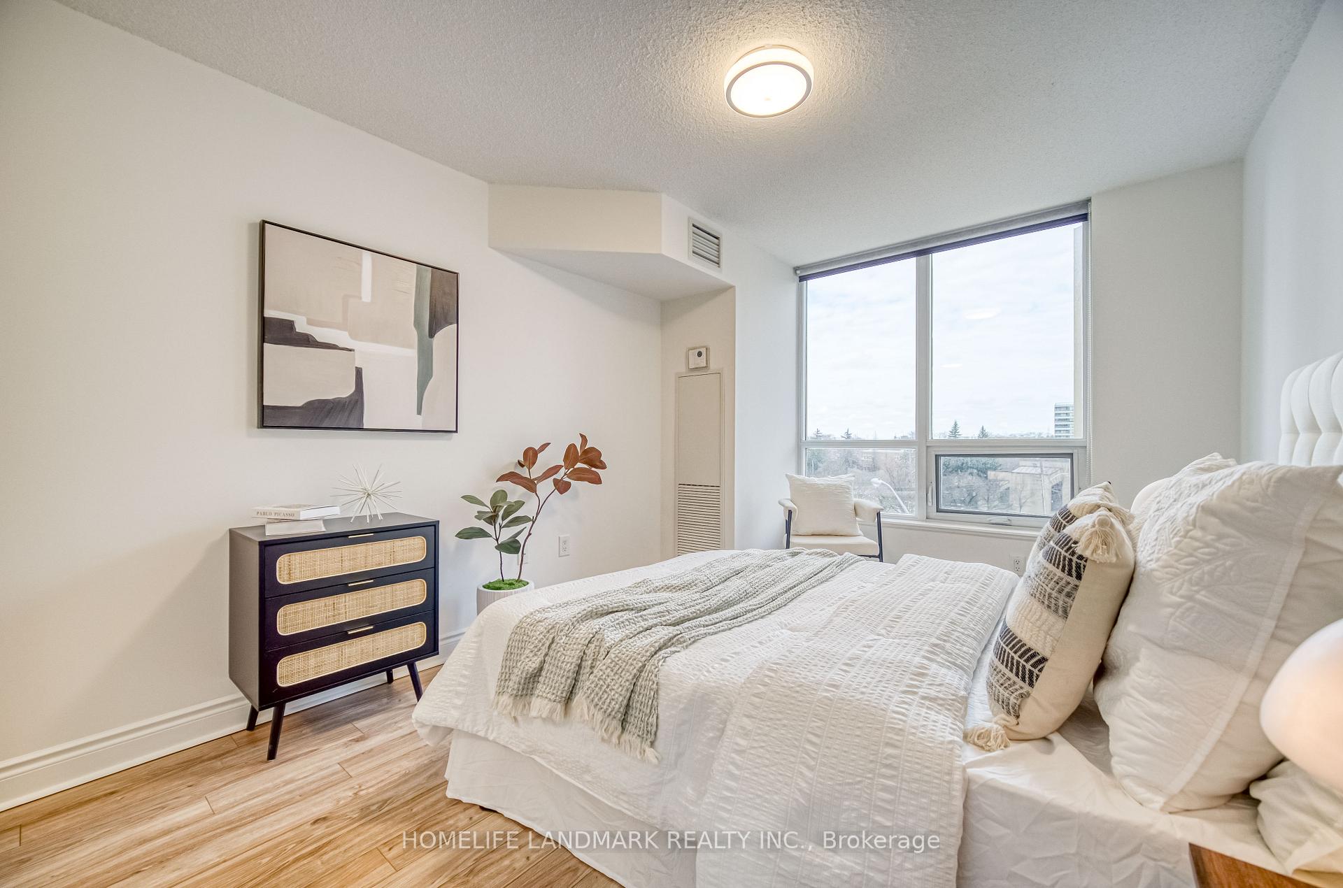 3 Bedrooms Condo at 500 Doris,  Toronto For sale
