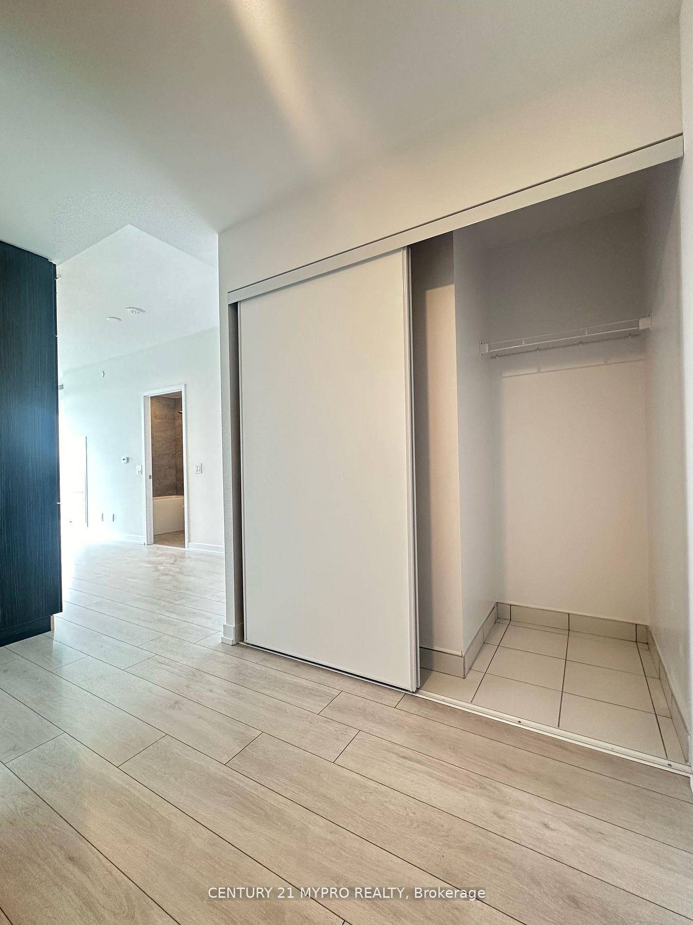 2 Bedrooms Condo at 500 Dupont,  Toronto For sale