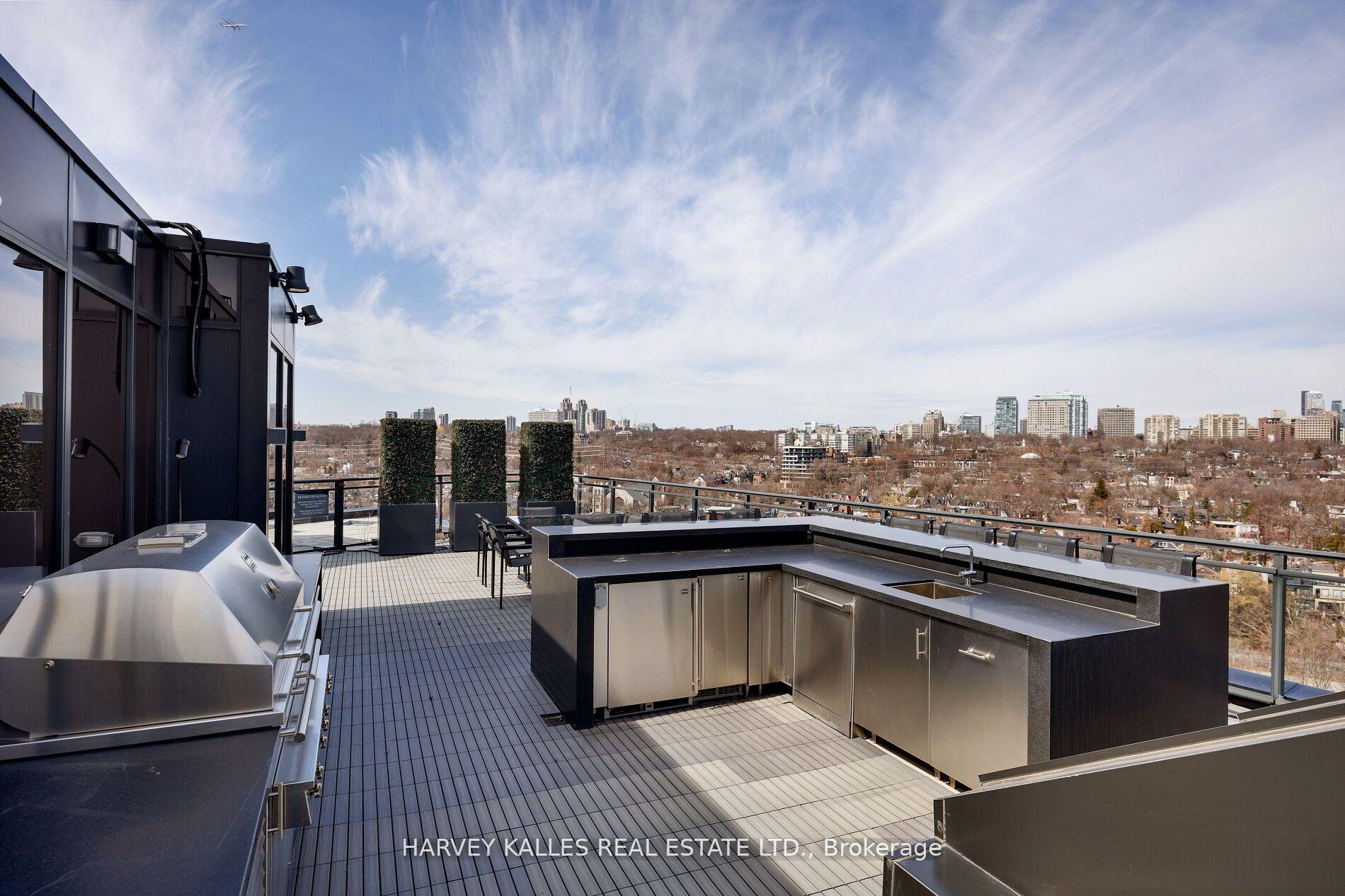4 Bedrooms Condo at 181 Davenport, Toronto For sale