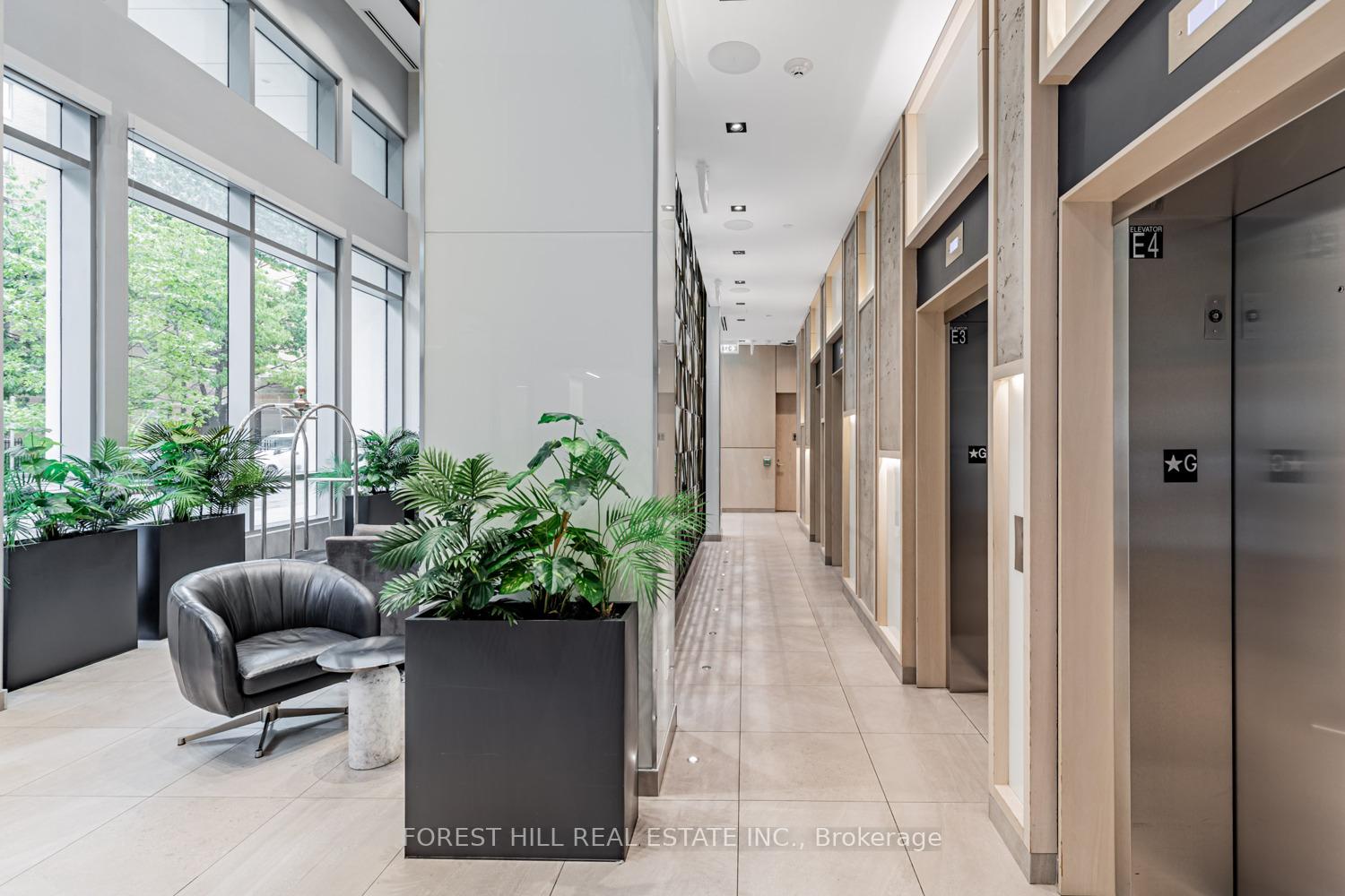 2 Bedrooms Condo at 77 Mutual, Toronto For sale