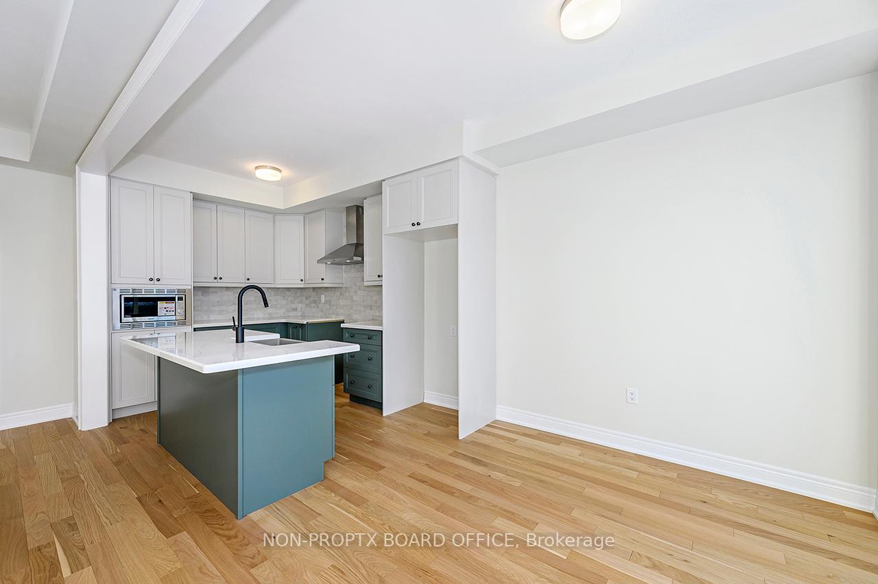 3 Bedrooms Condo at 2184 Postmaster,  Oakville For sale