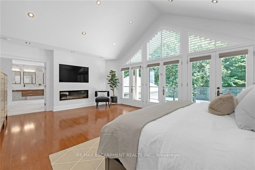 2642 Bluffs Way