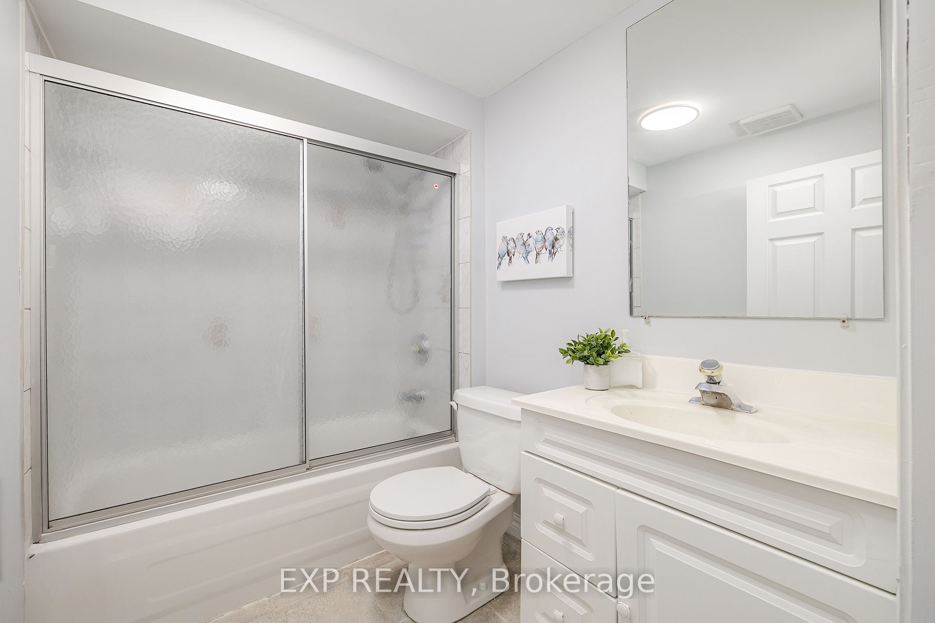 172 Queen Street W