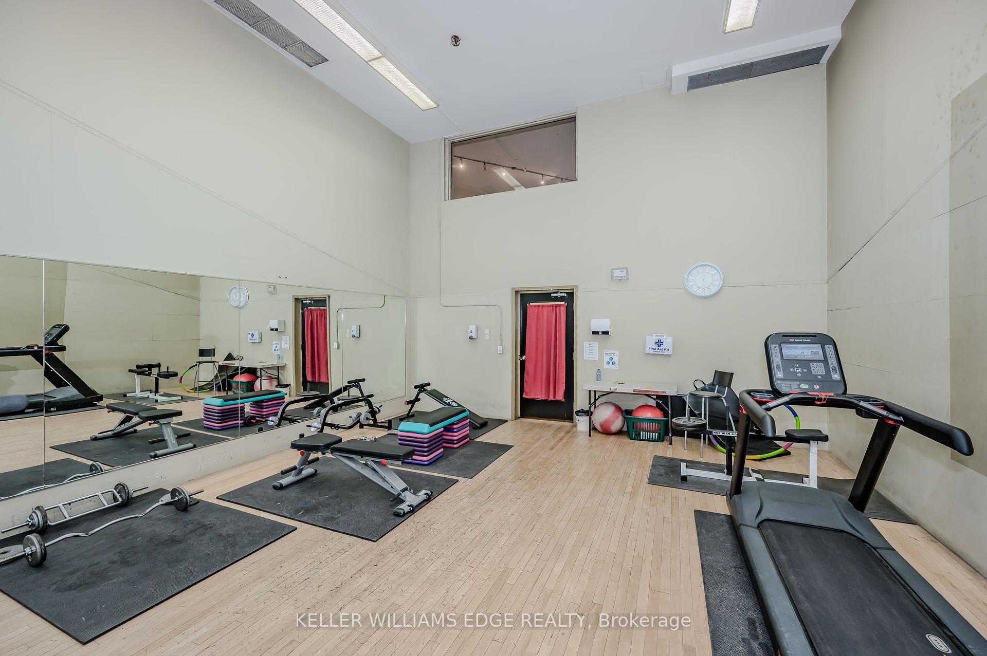 3 Bedrooms Condo at 1000 Cedarglen, Mississauga For sale
