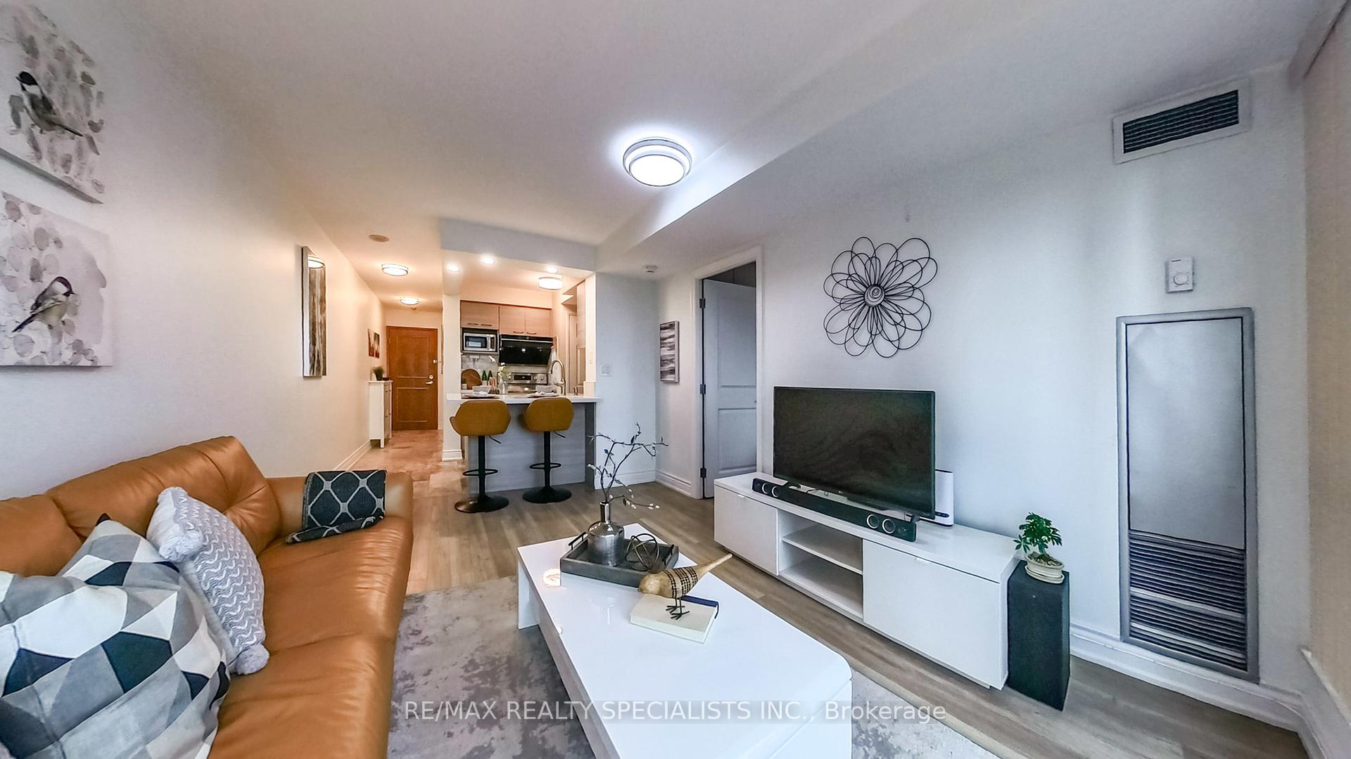 1 Bedroom Condo at 8 LEE CENTRE, Toronto For sale