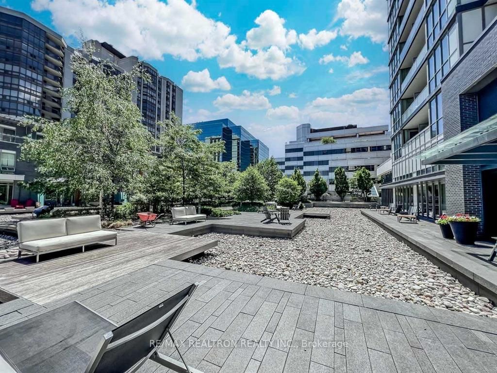 88 Sheppard Avenue E, #209