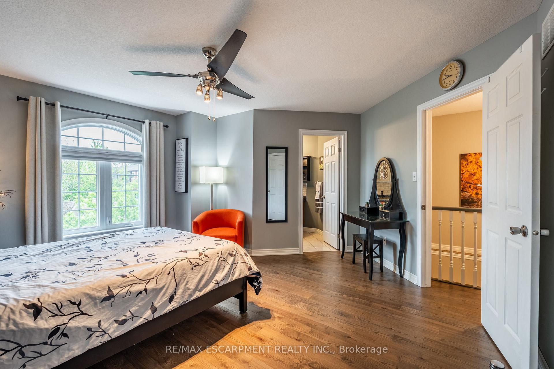3 Bedrooms Condo at 1461 Upper Gage, Hamilton For sale