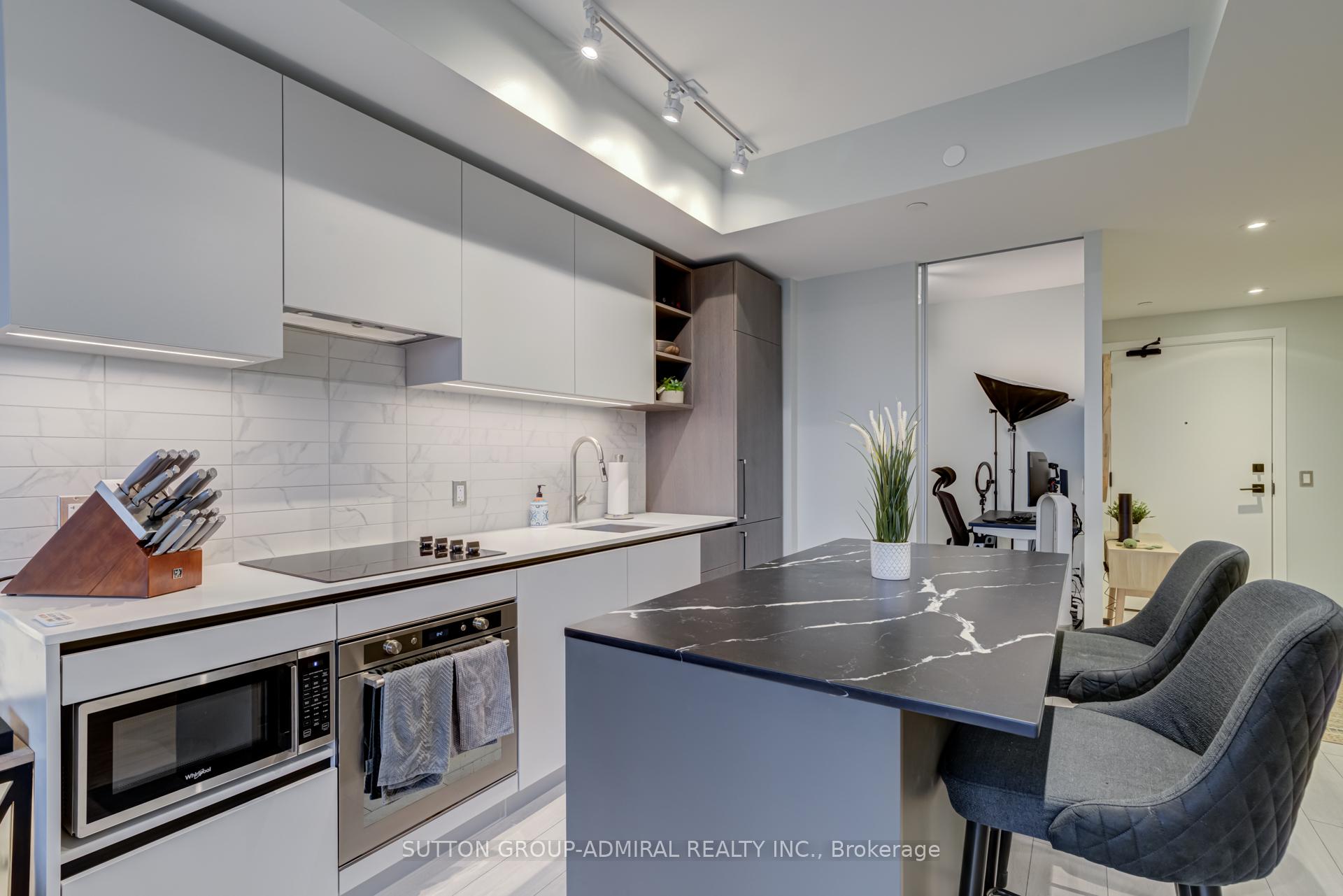2 Bedrooms Condo at 55 Mercer,  Toronto For sale
