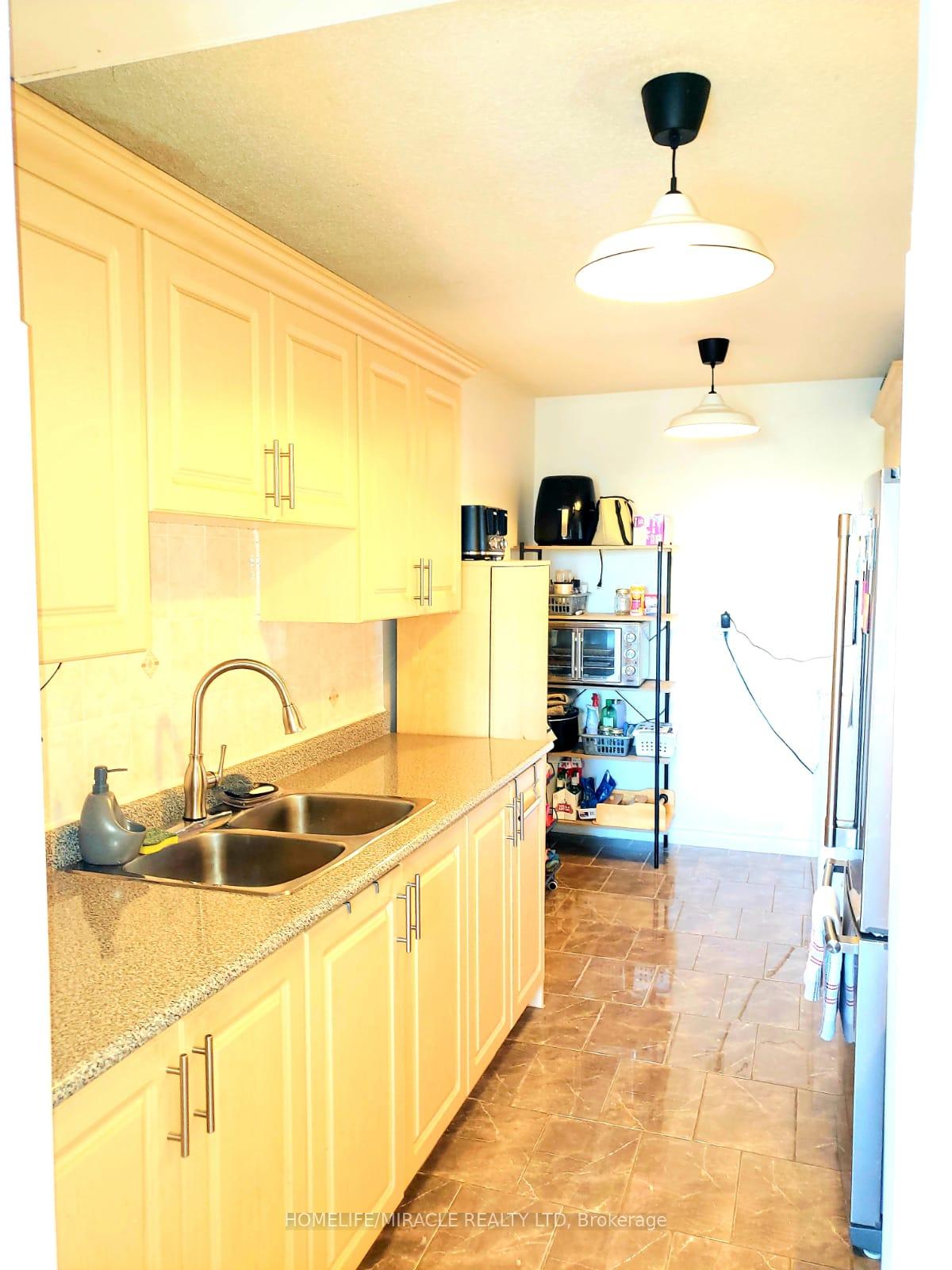 2 Bedrooms Condo at 121 Trudelle, Toronto For sale