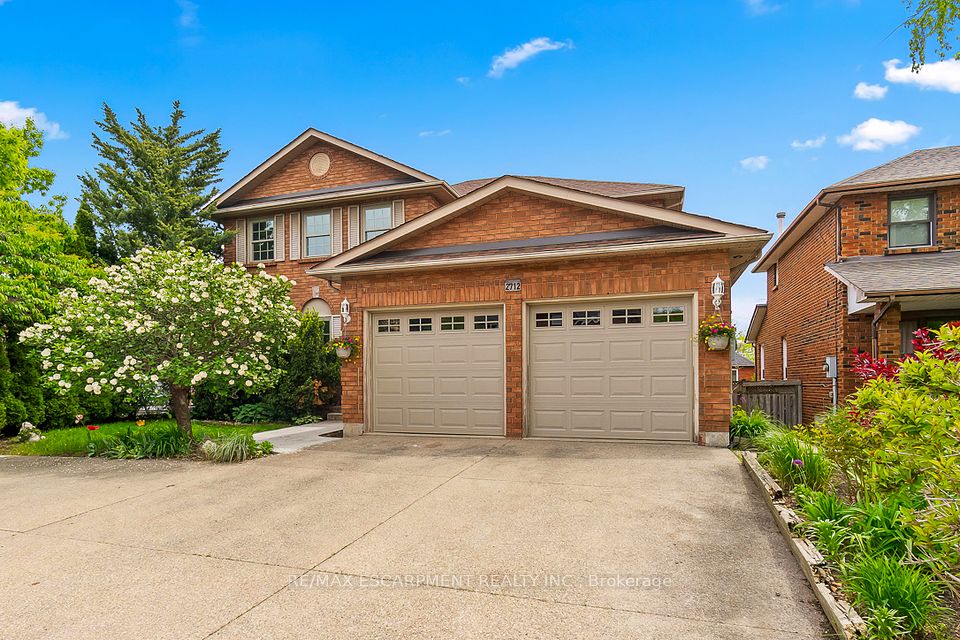 2712 Ashridge