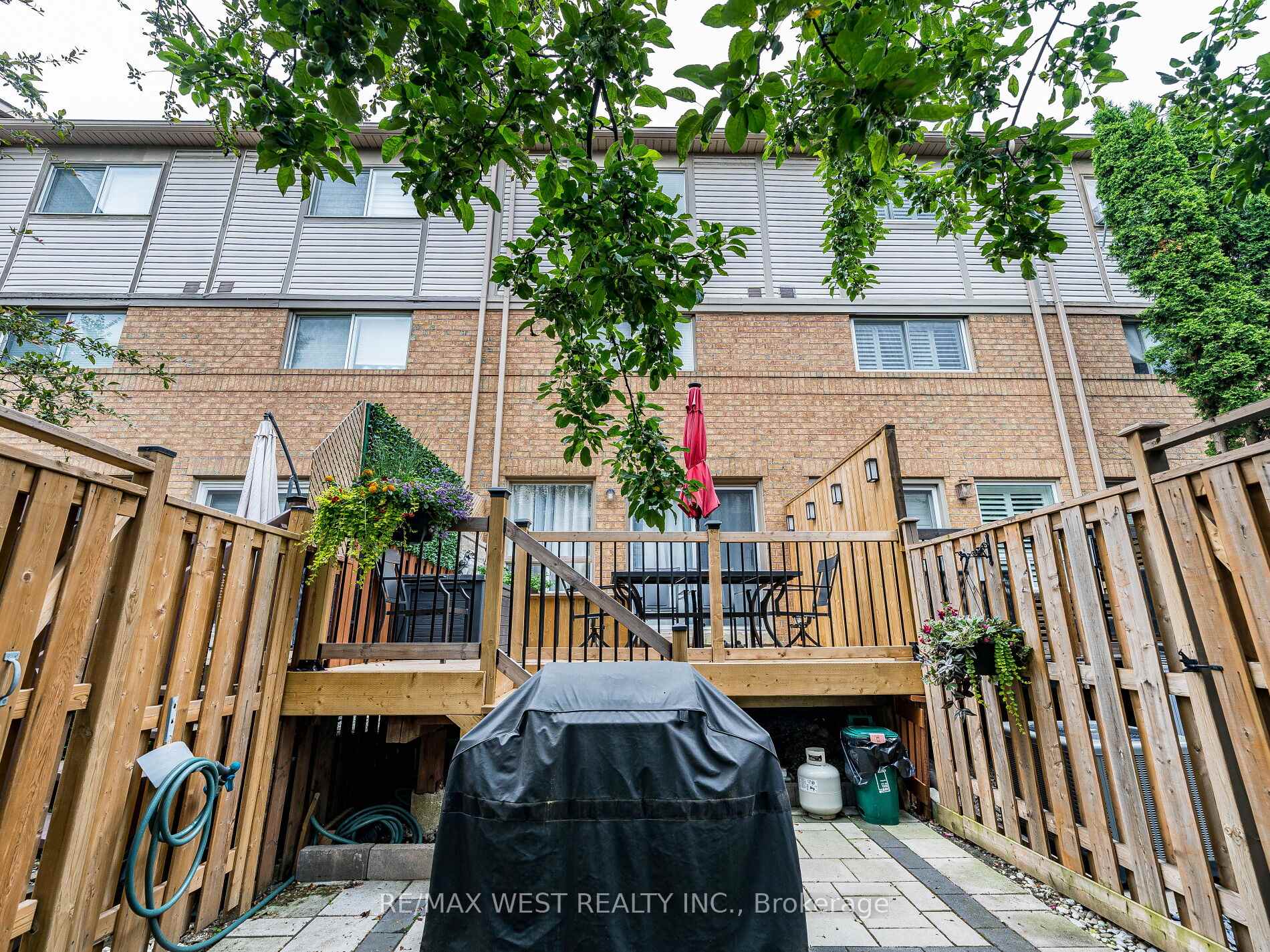 4 Bedrooms Condo at 1168 Arena, Mississauga For sale