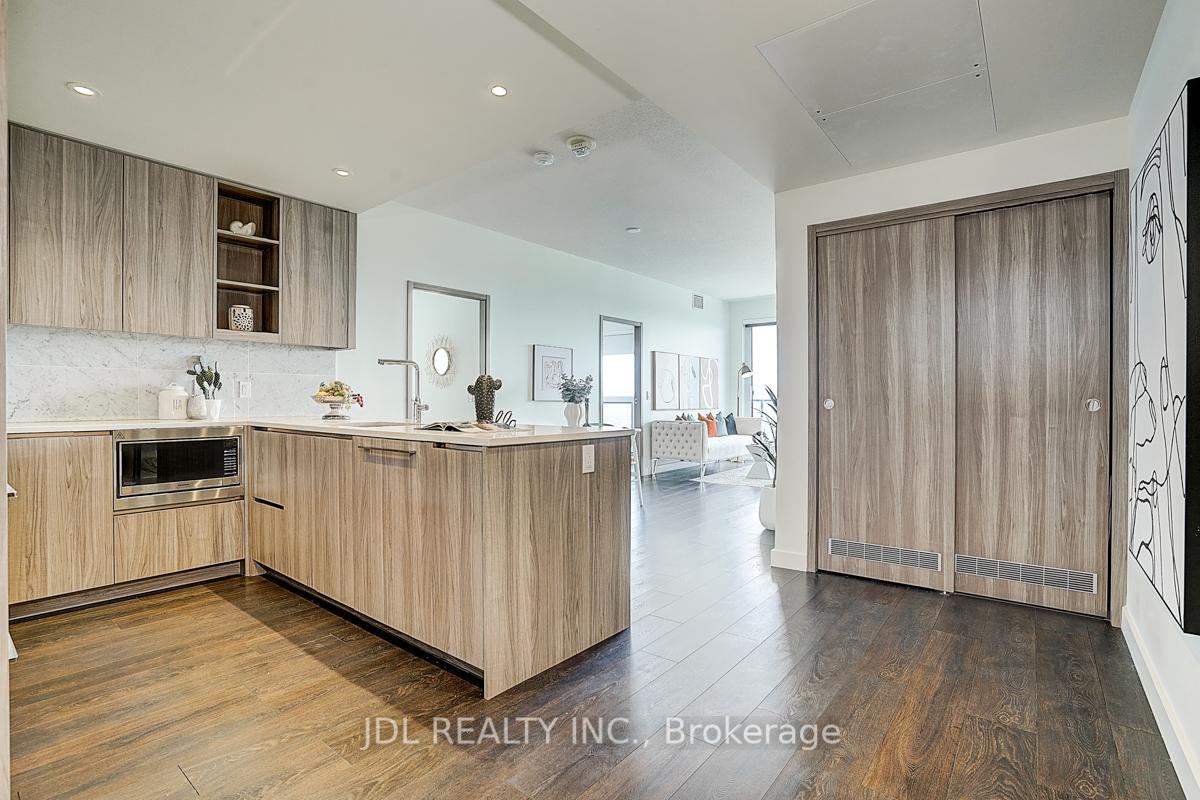3 Bedrooms Condo at 95 Mcmahon, Toronto For sale