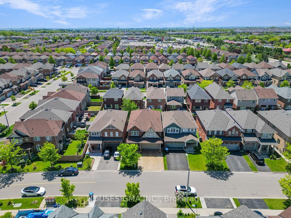 45 Seafair Crescent, Brampton, ON L6Y 5W3