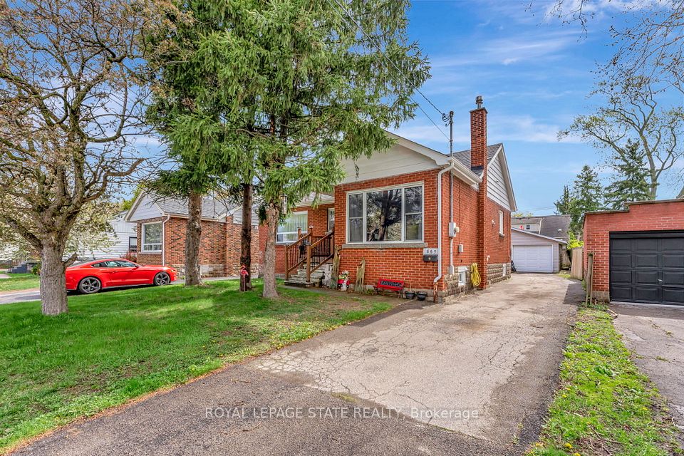 865 Garth Street, Hamilton, ON L9C 4K7