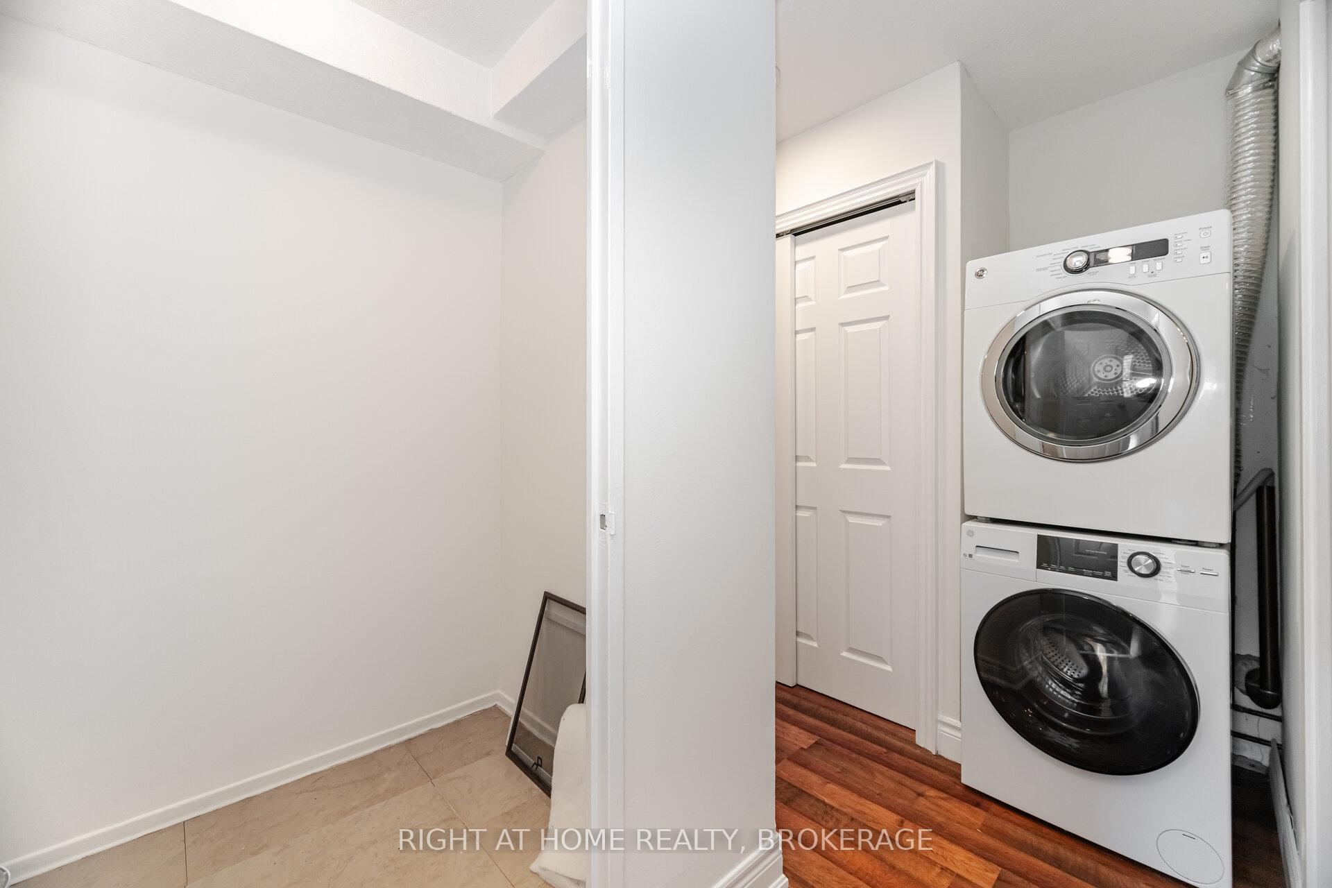3 Bedrooms Condo at 714 The West Mall, Toronto For sale