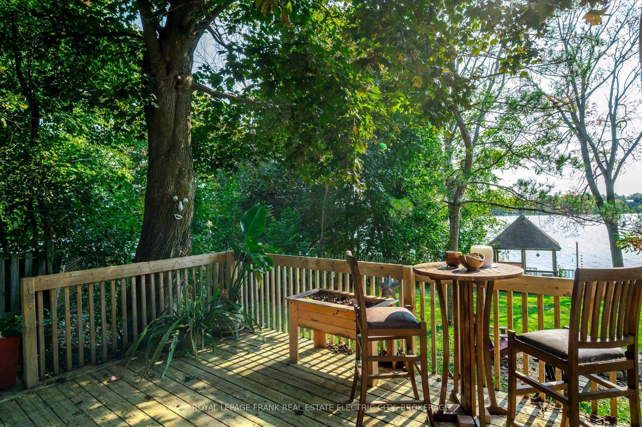 99 Lakeside Drive