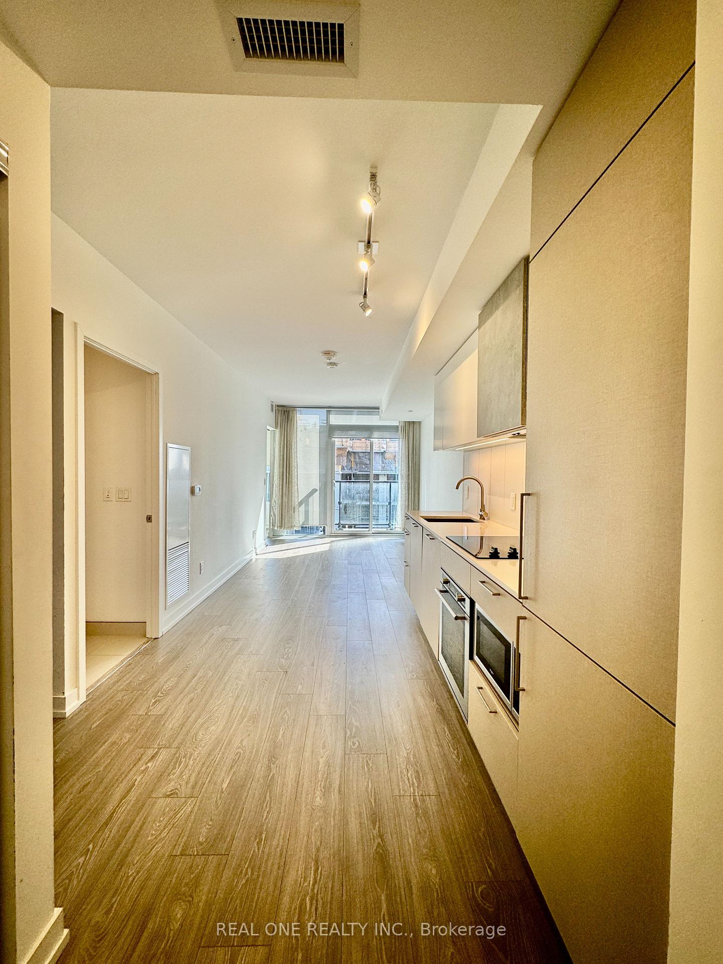 2 Bedrooms Condo at 19 Western Battery, Toronto For sale
