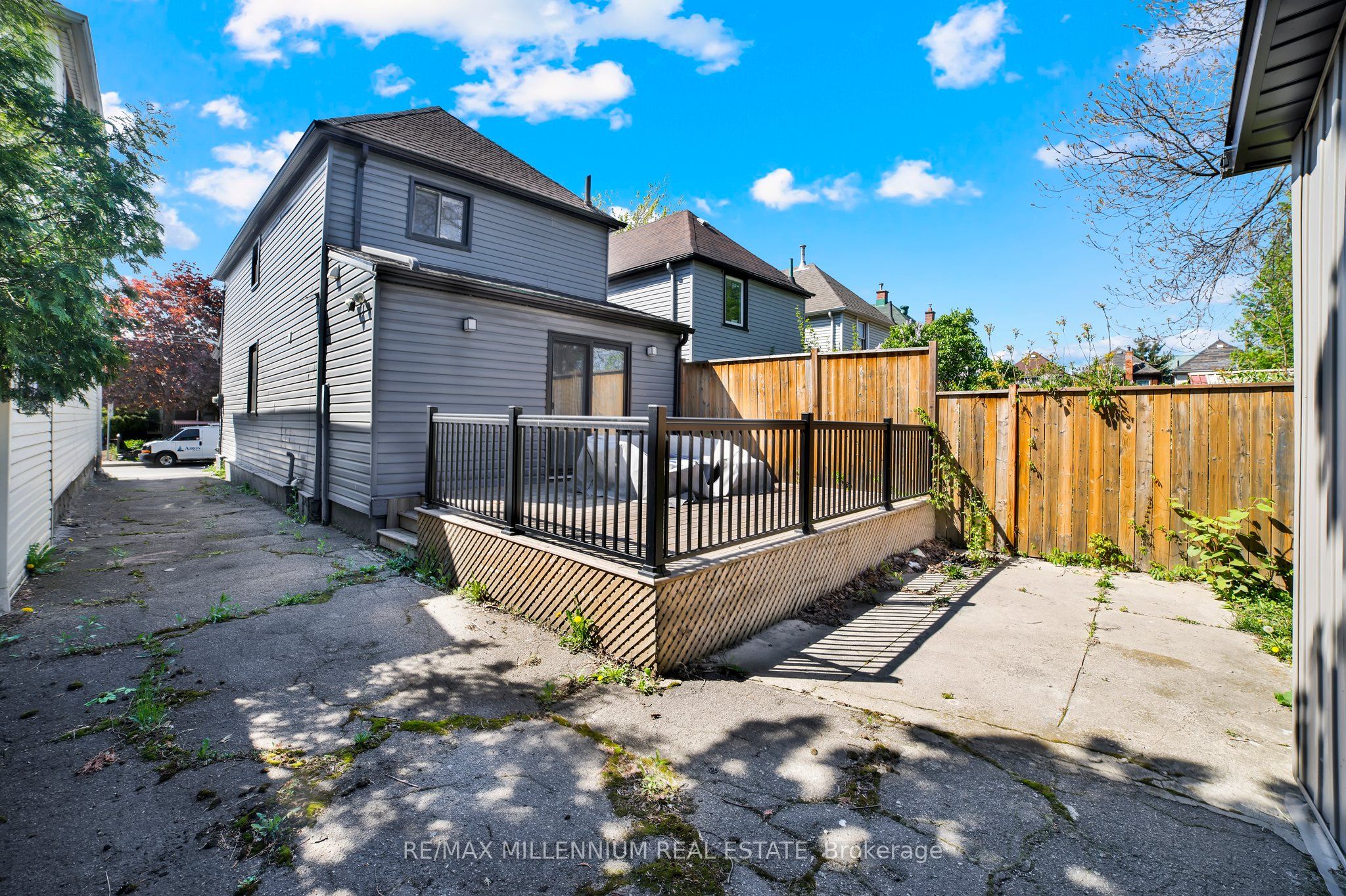 28 Albemarle Street